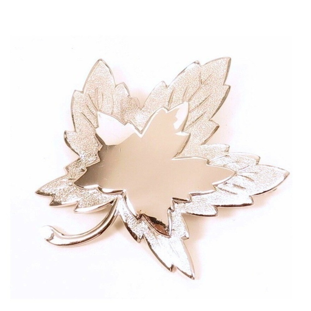 Vintage Designer Signed MONET Tiered Bright Silver Maple Leaf Brooch Pin